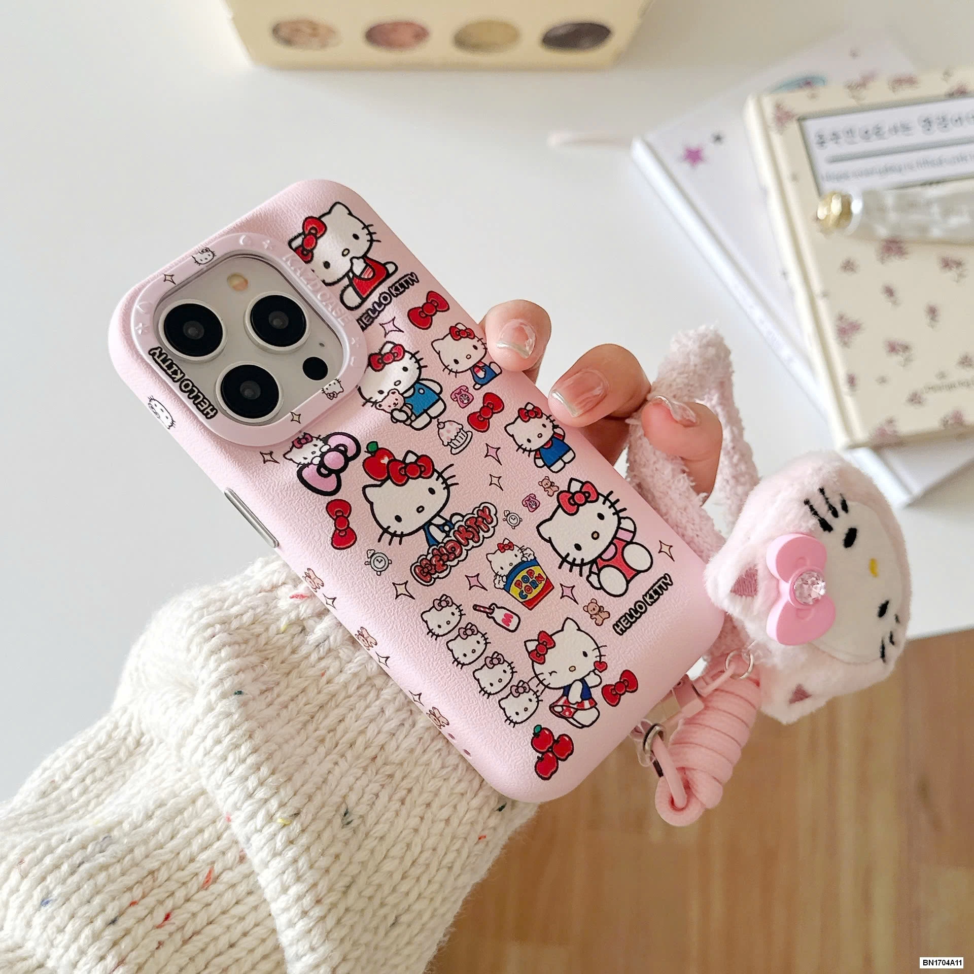 ỐP ĐT KITTY KÈM MÓC