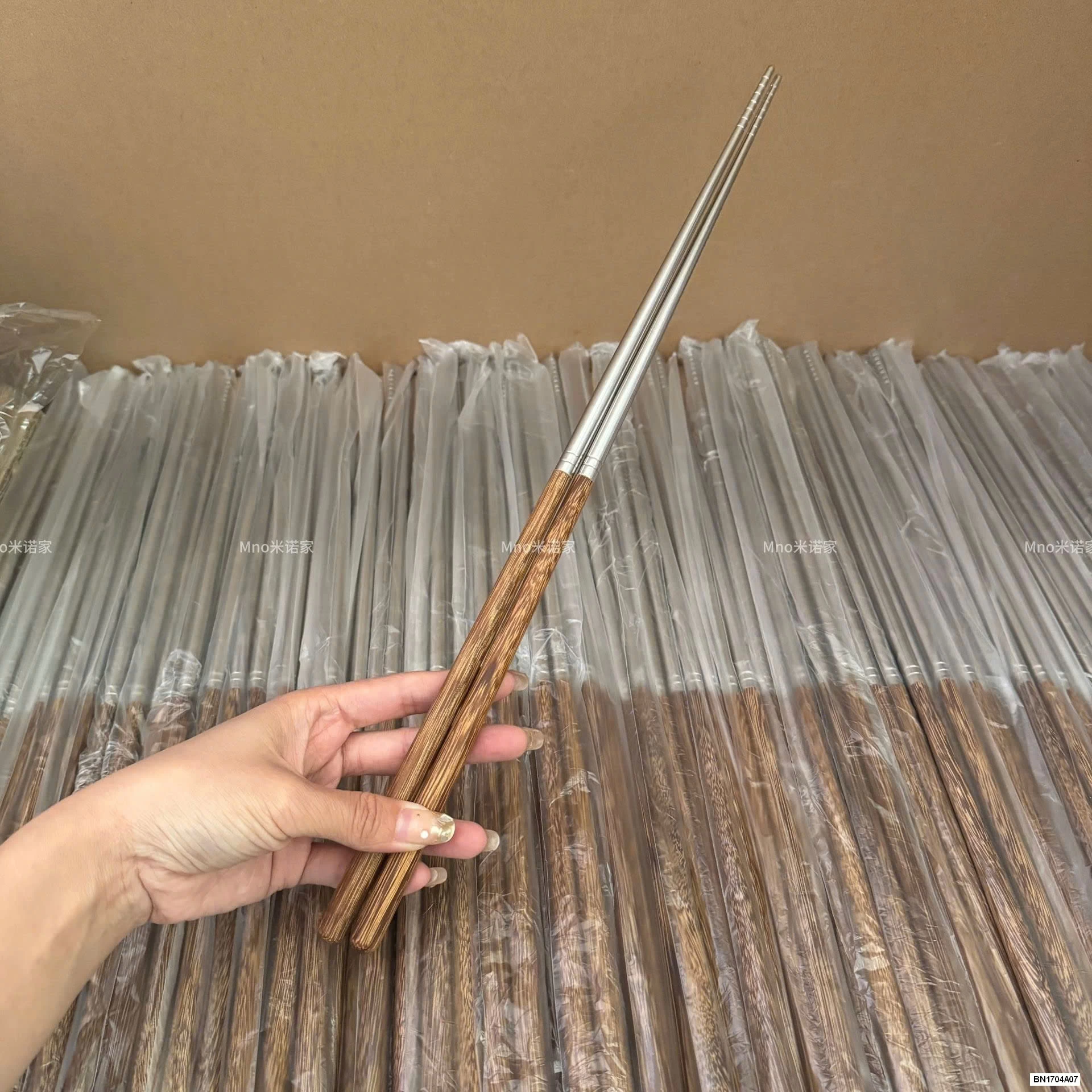 SÉT 2 ĐÔI ĐŨA NẤU INOX CÁN GỖ