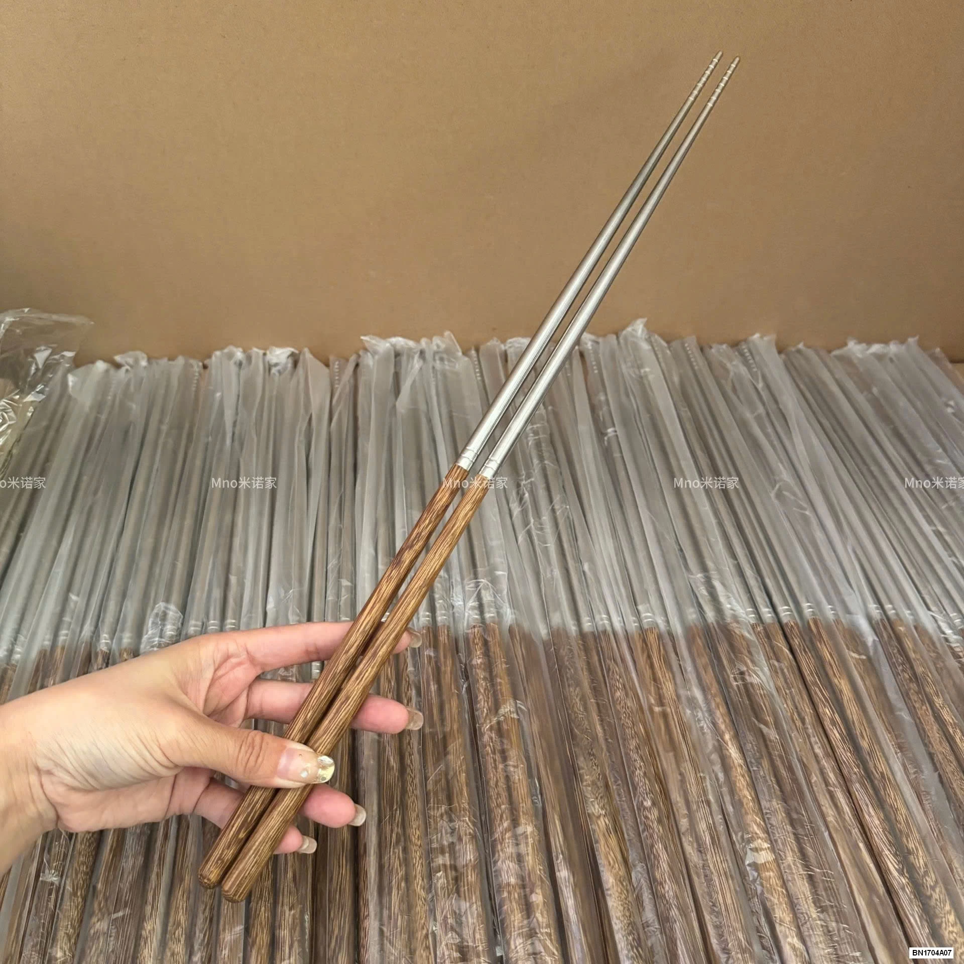 SÉT 2 ĐÔI ĐŨA NẤU INOX CÁN GỖ