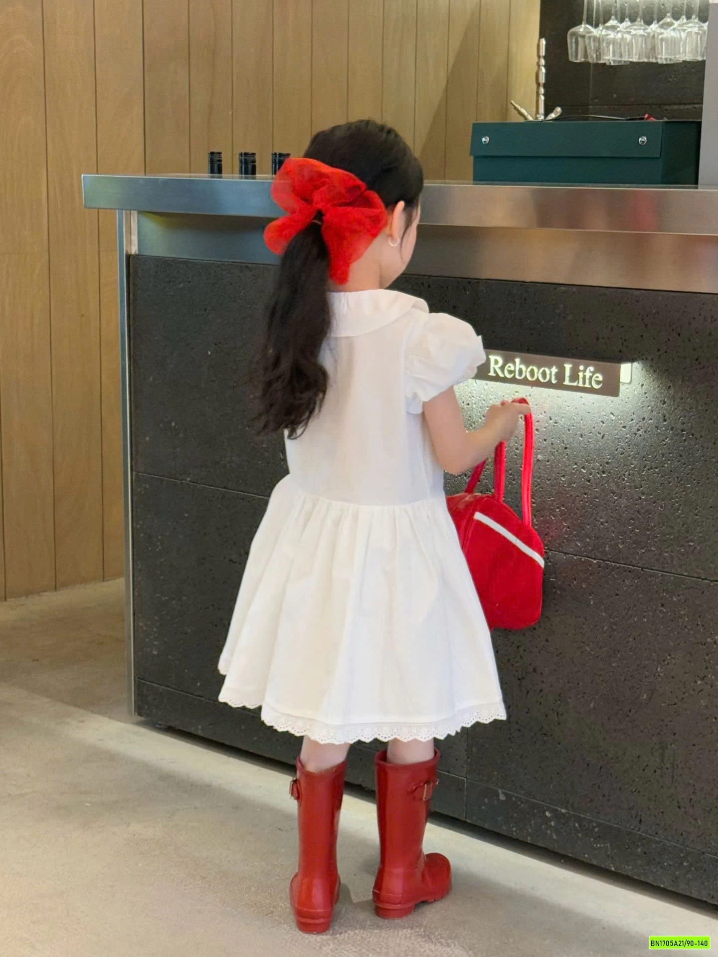 ĐẦM TRẮNG CỔ SEN MIU MIU