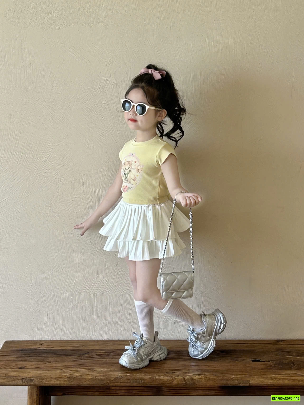 ÁO VÀNG MIX CV TRẮNG