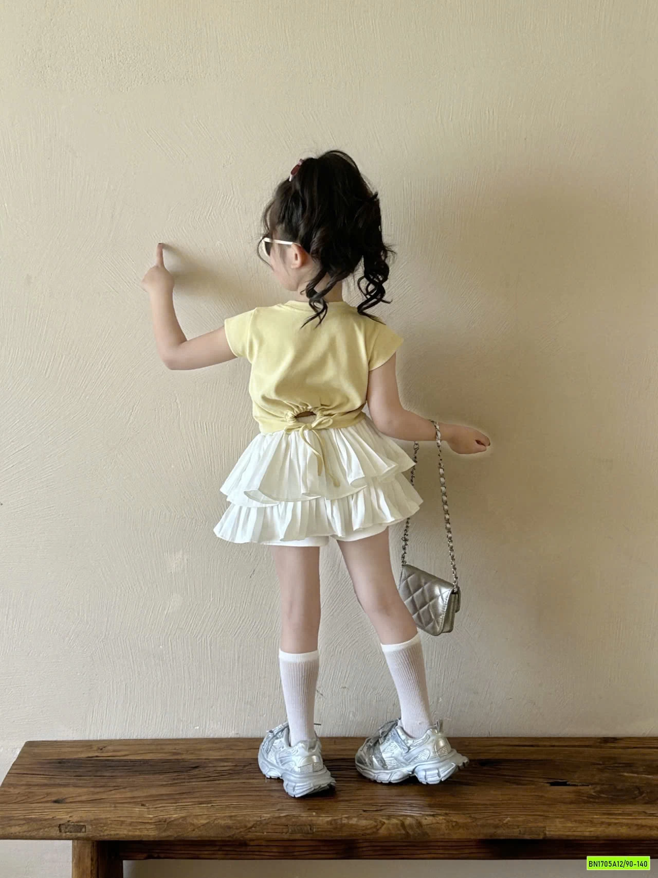 ÁO VÀNG MIX CV TRẮNG