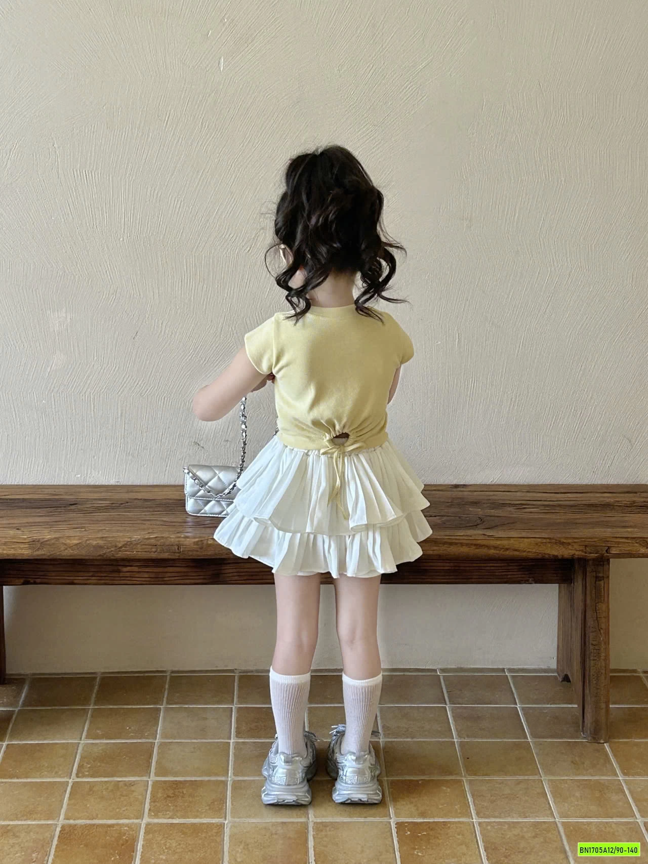 ÁO VÀNG MIX CV TRẮNG