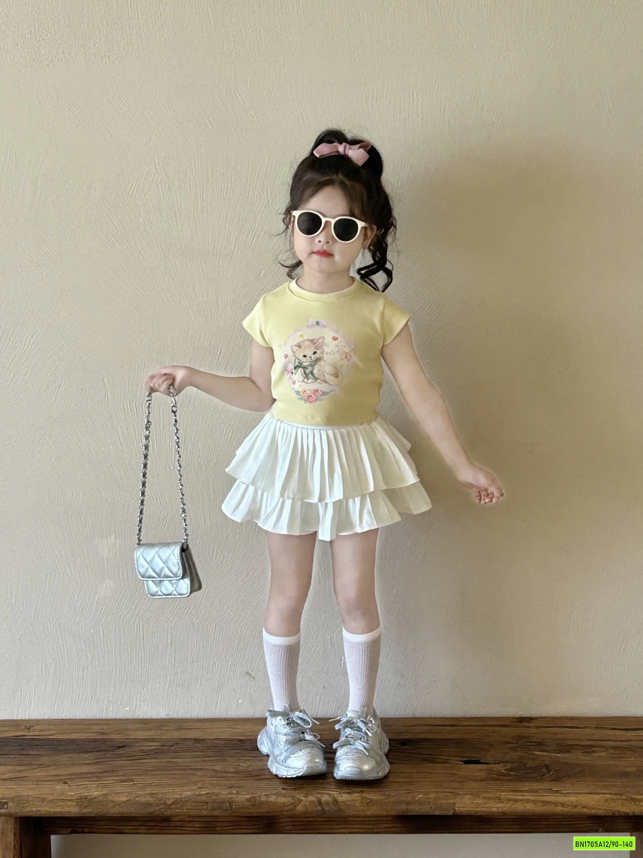 ÁO VÀNG MIX CV TRẮNG