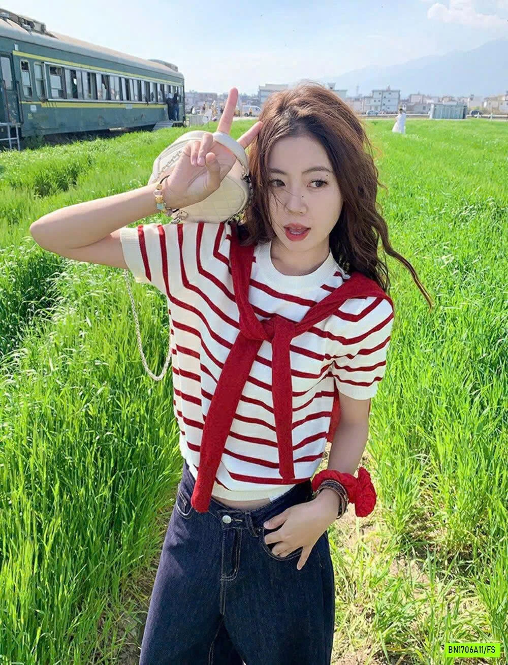 ÁO LEN KẺ KÈM KHĂN CHOÀNG WG.WE