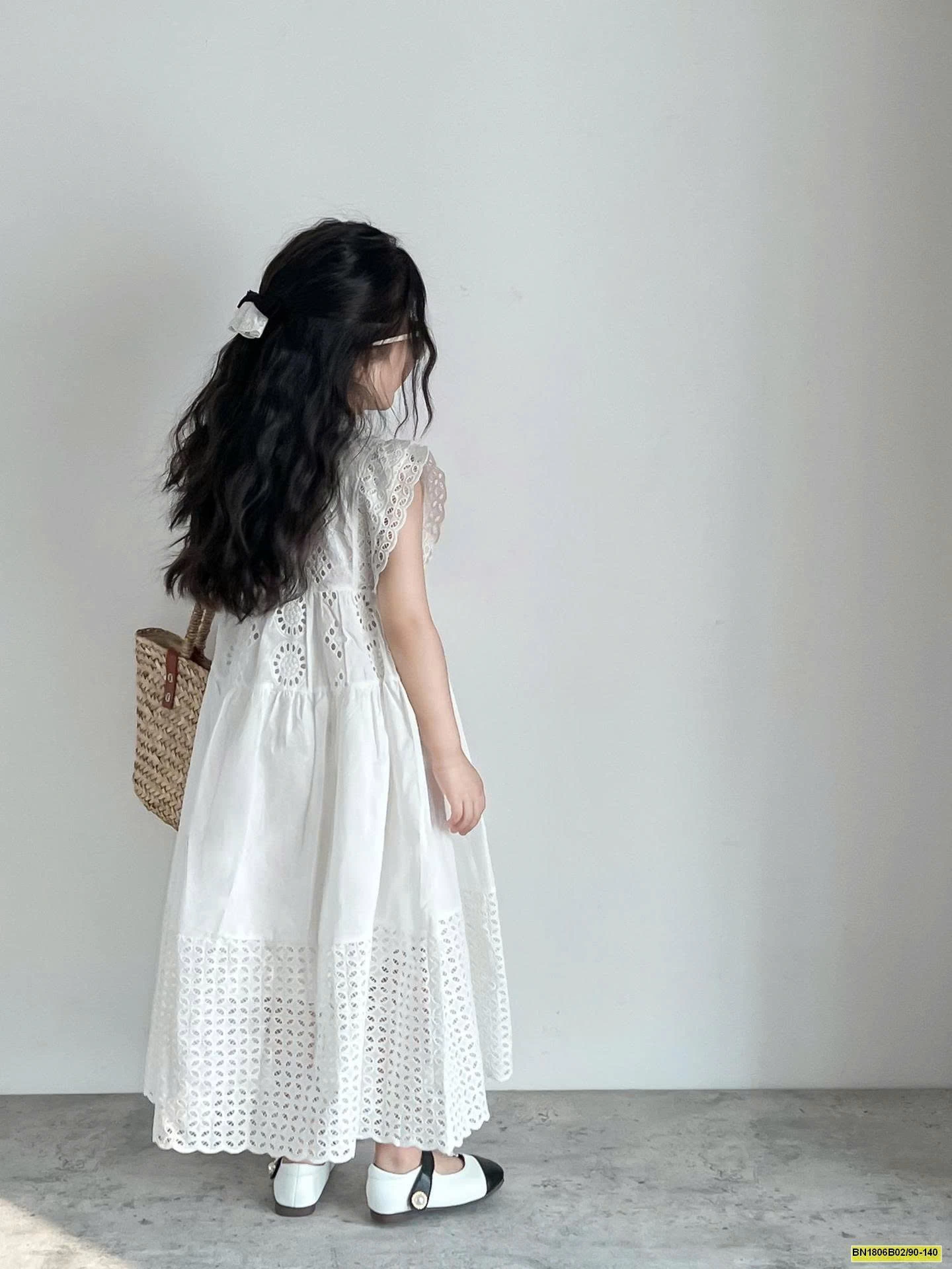 ĐẦM REN TRẮNG CÔNG CHÚA