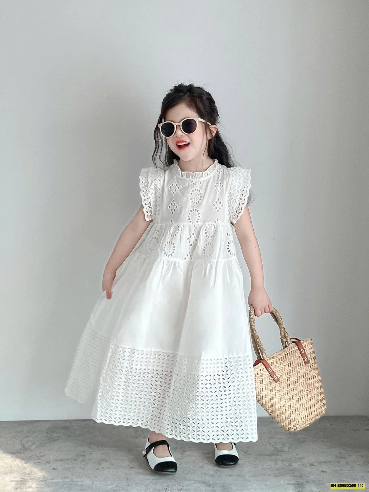 ĐẦM REN TRẮNG CÔNG CHÚA