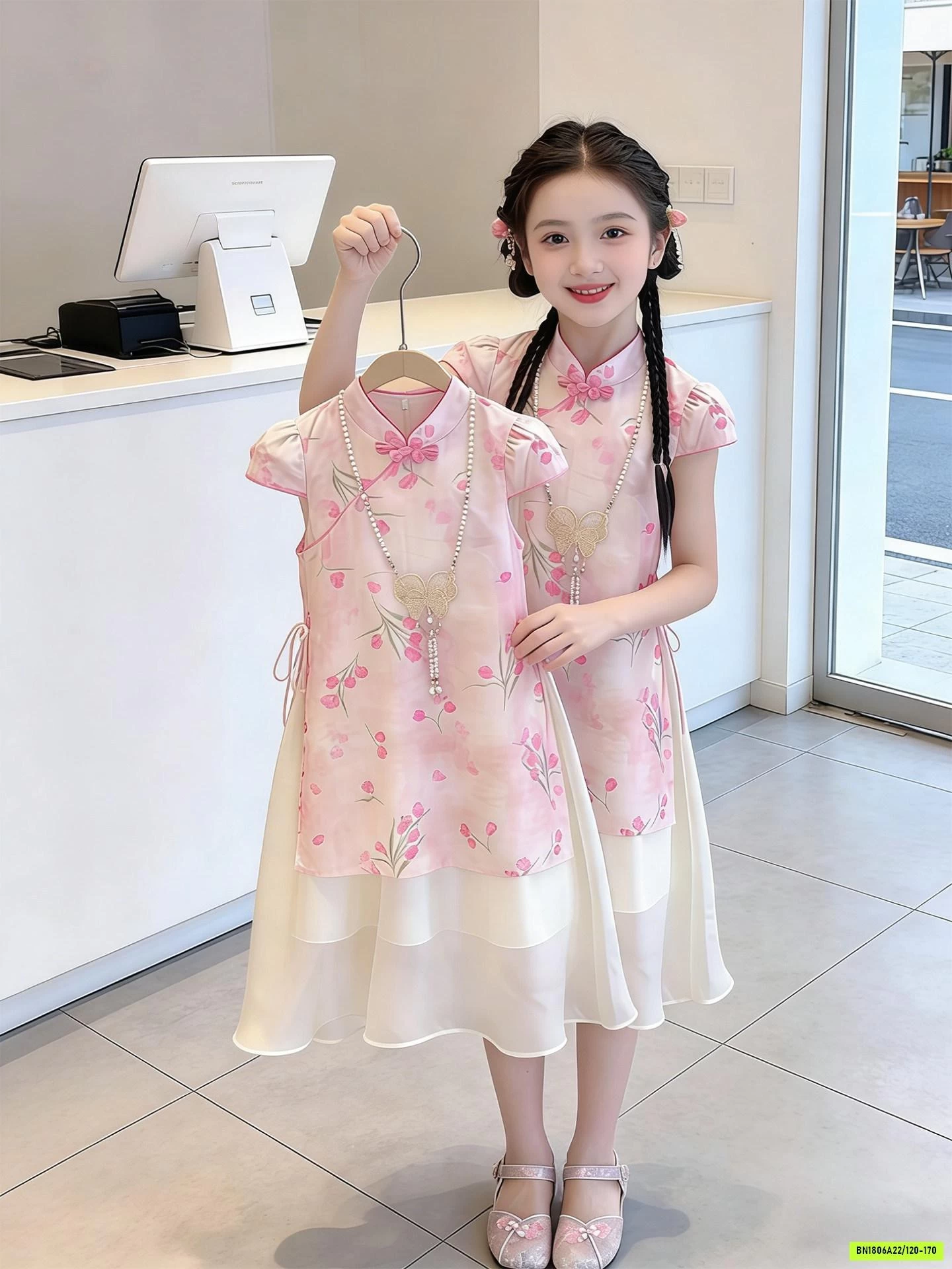VÁY SƯỜN XÁM HOA HỒNG CÁCH TÂN