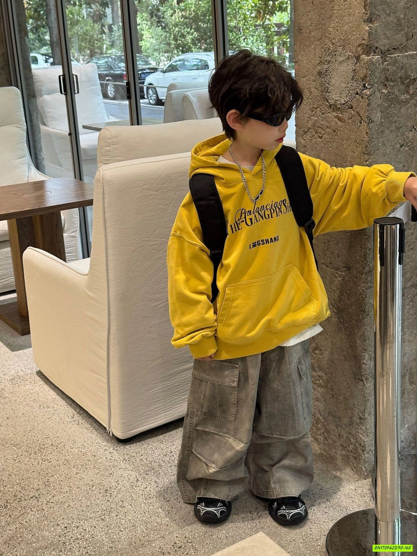 HOODIE VÀNG IN CHỮ TÚI BỤNG