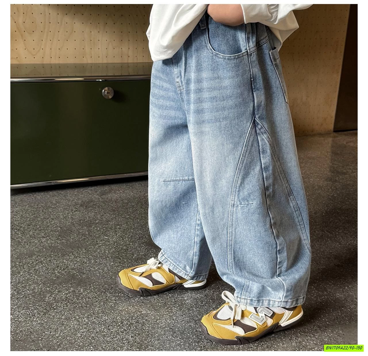 JEANS BAGGY BẠC GỐI GÂN TRƯỚC AOAOKIDS