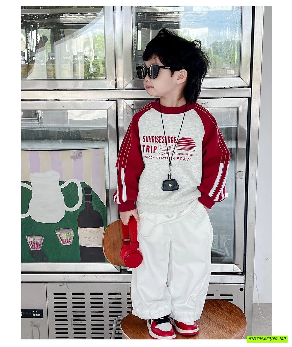 ÁO NỈ PHỐI ĐỎ MIX QUẦN SUÔNG TRẮNG