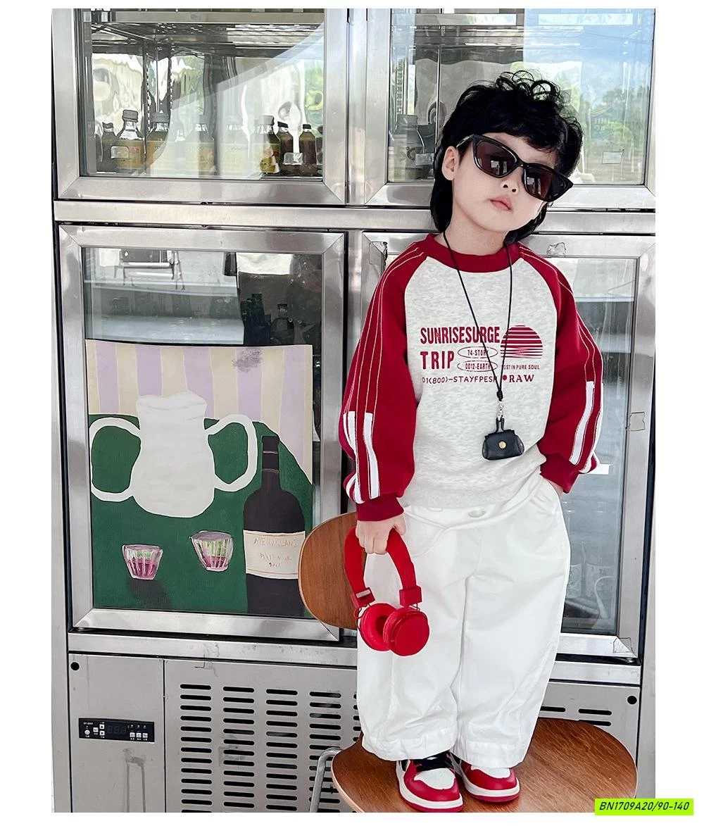 ÁO NỈ PHỐI ĐỎ MIX QUẦN SUÔNG TRẮNG