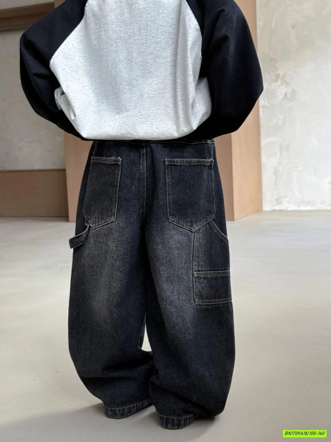 QUẦN JEANS SUÔNG TÚI KHÓA BẢN TO