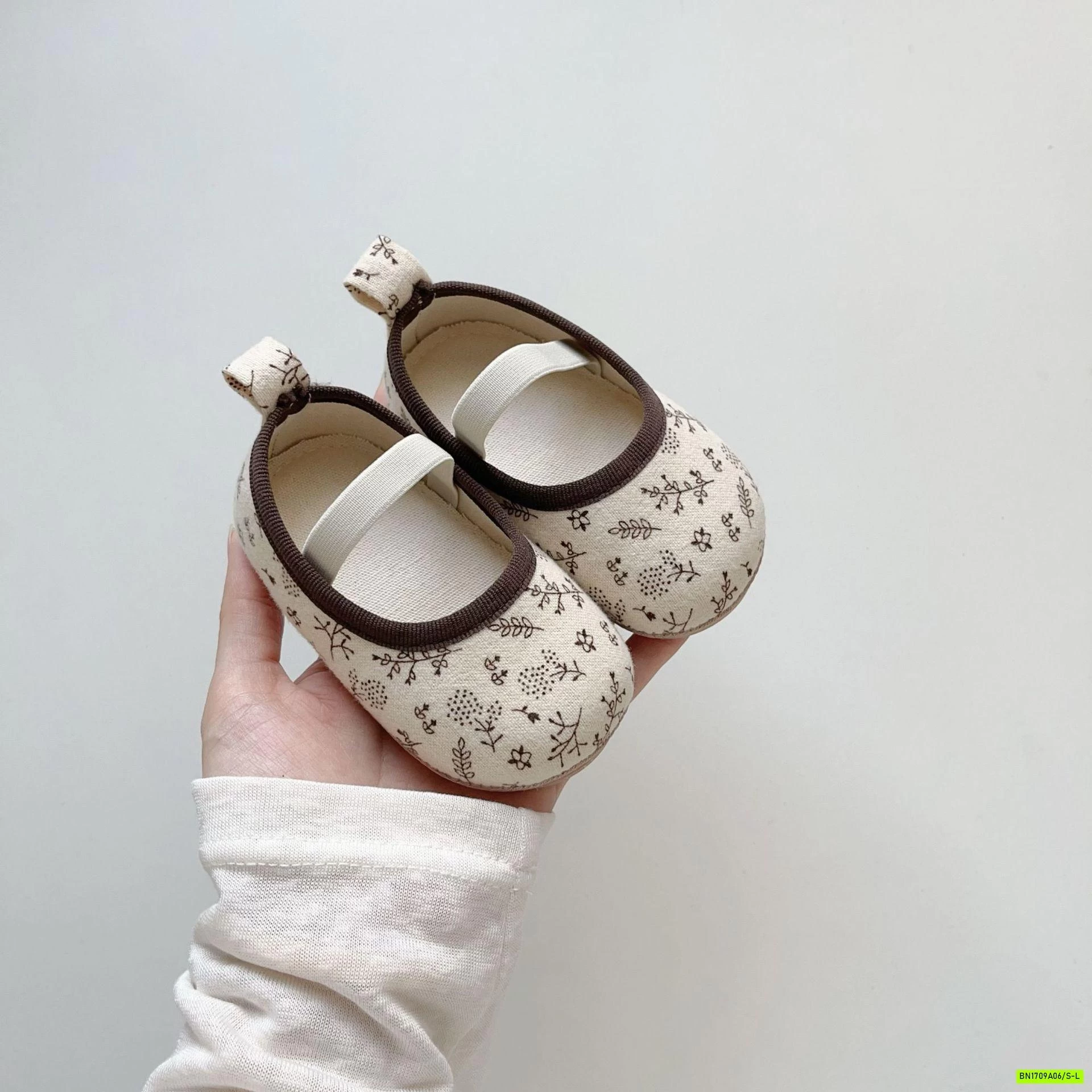 GIÀY TẬP ĐI HOA NHÍ