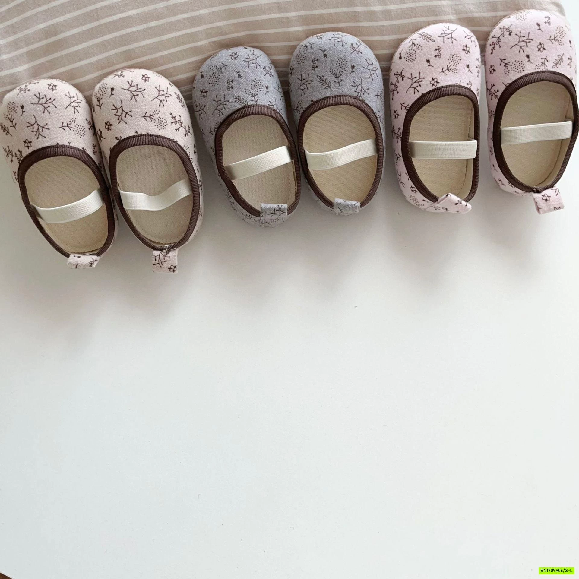 GIÀY TẬP ĐI HOA NHÍ