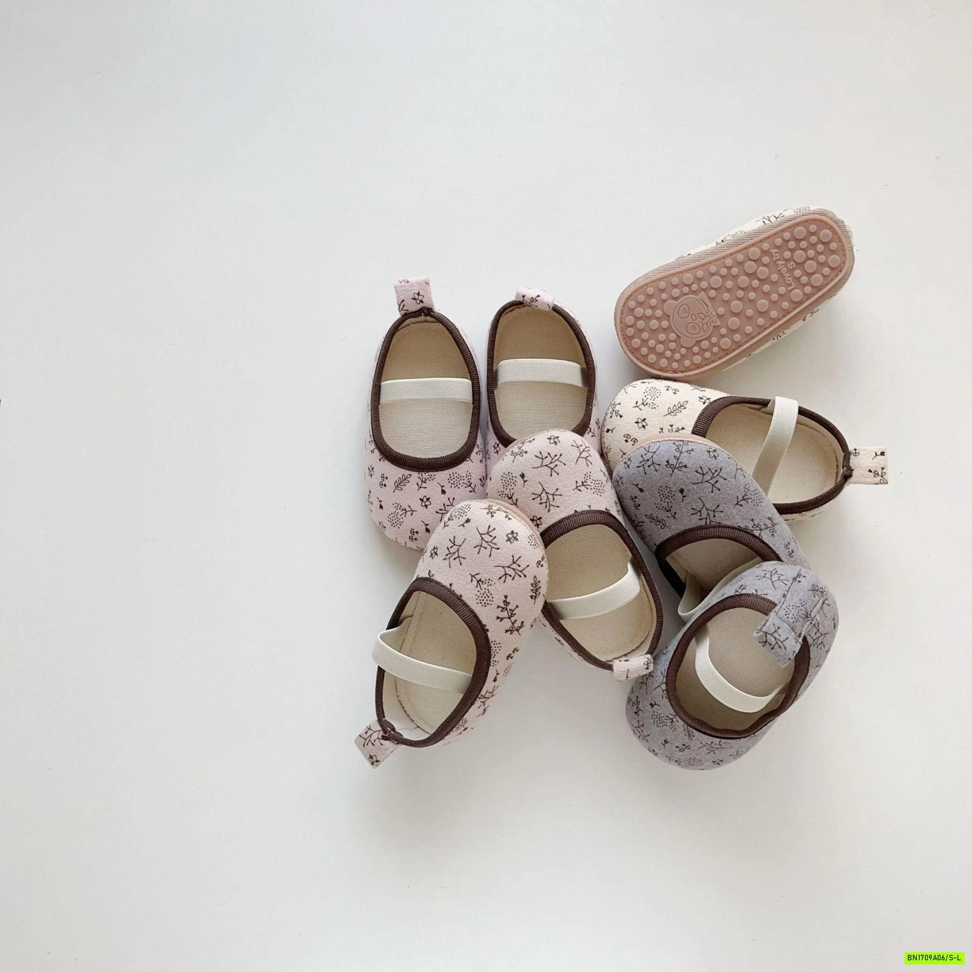 GIÀY TẬP ĐI HOA NHÍ