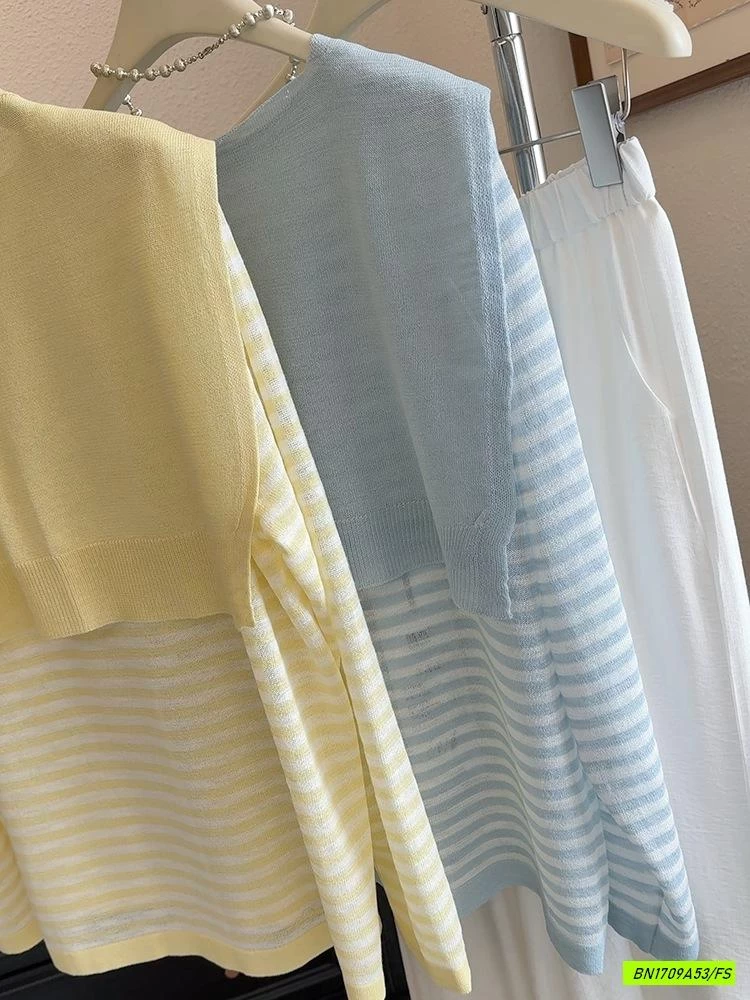 ÁO LEN DỆT KẺ NGANG KÈM KHĂN CHOÀNG