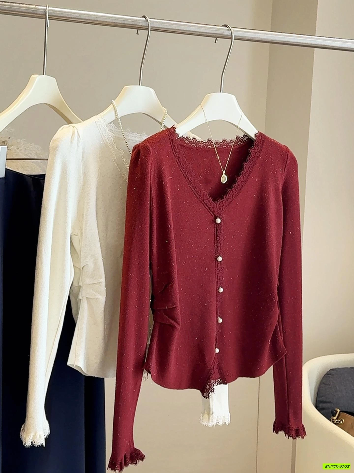 ÁO LEN DỆT VIỀN REN NHÚN EO