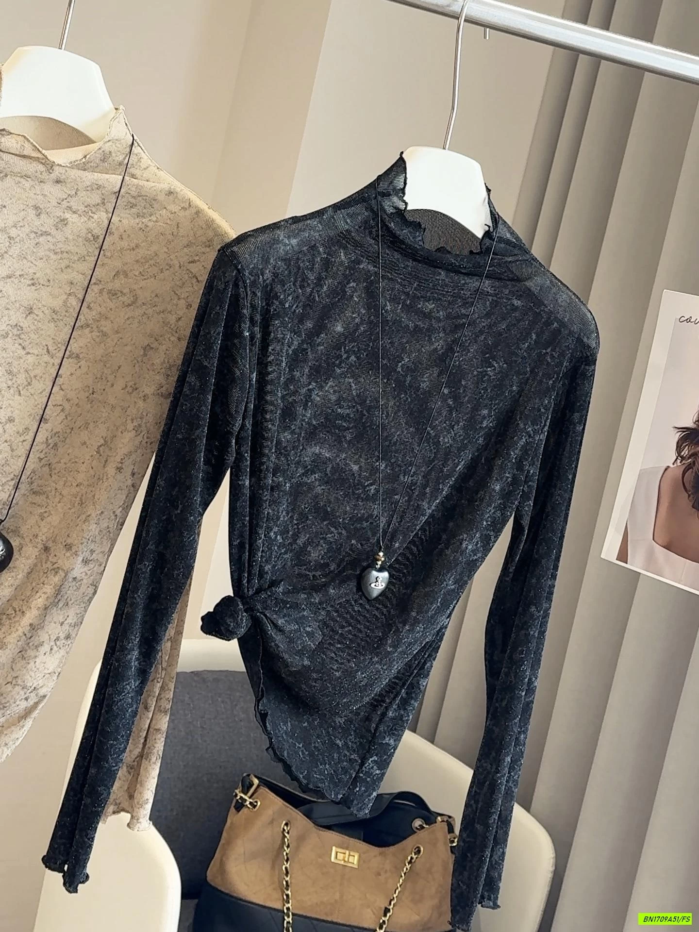 ÁO GIỮ NHIỆT LOANG VIỀN BÈO