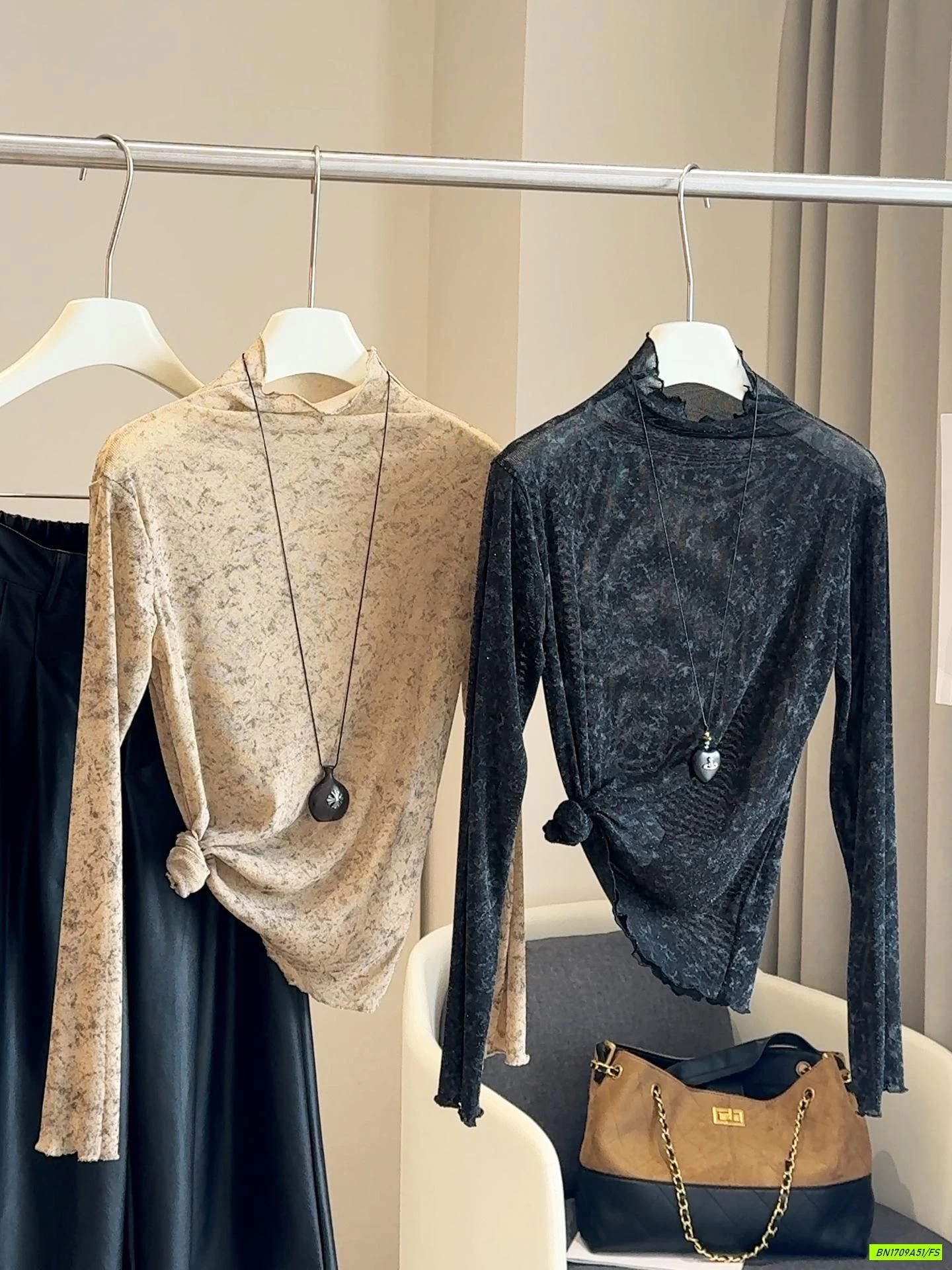 ÁO GIỮ NHIỆT LOANG VIỀN BÈO