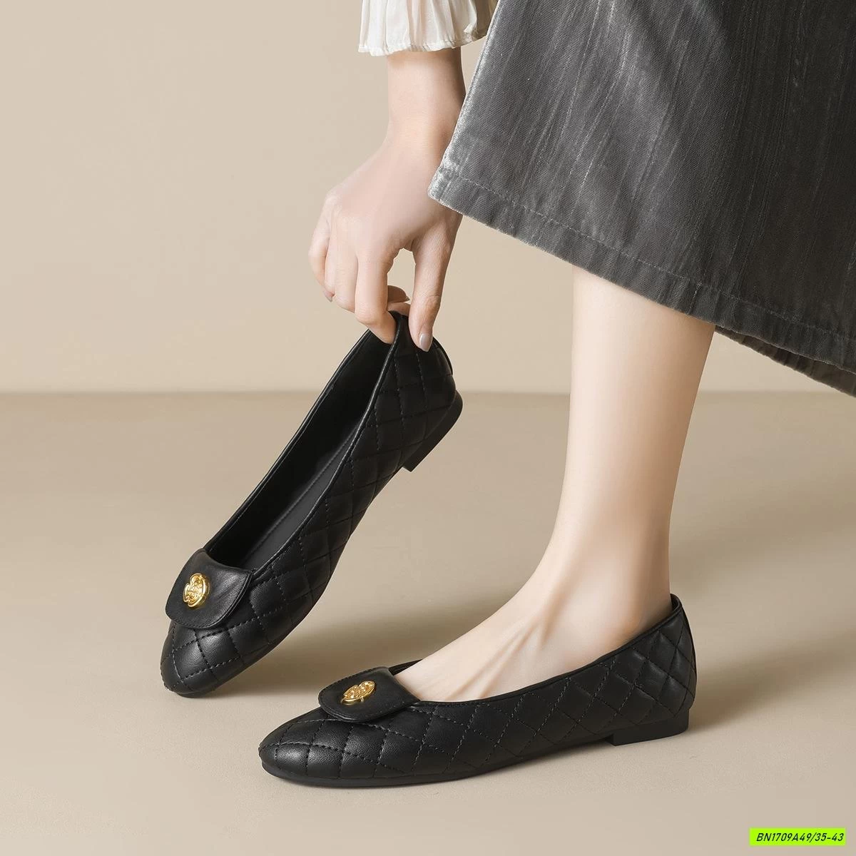 GIÀY BỆT TRẦN TRÁM GẮN NGỌC