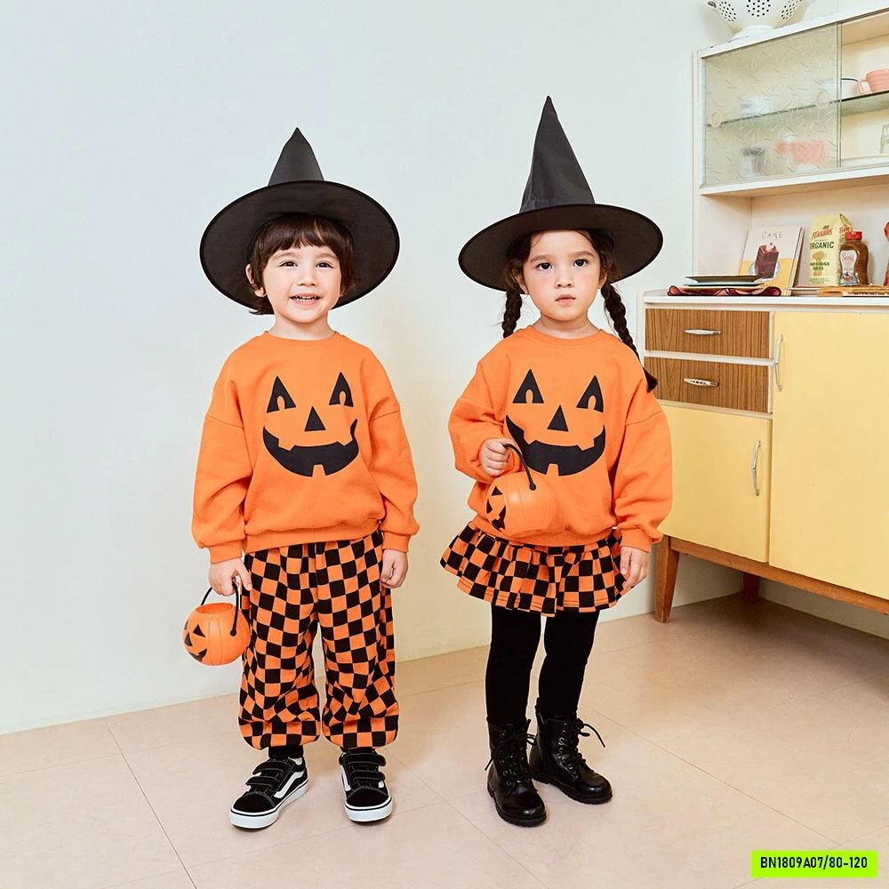 COUPLE NỈ BÍ NGÔ HALLOWEEN