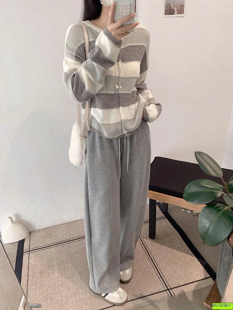 ÁO LEN KẺ NGANG VÂN TO