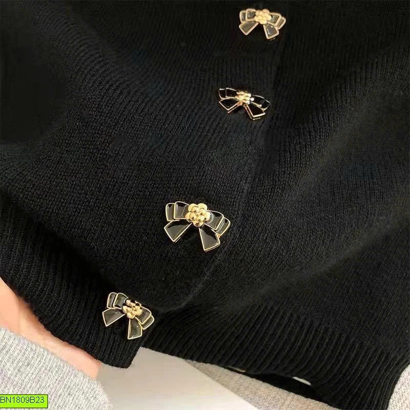 CARDIGAN ĐEN STYLE CÚC NƠ