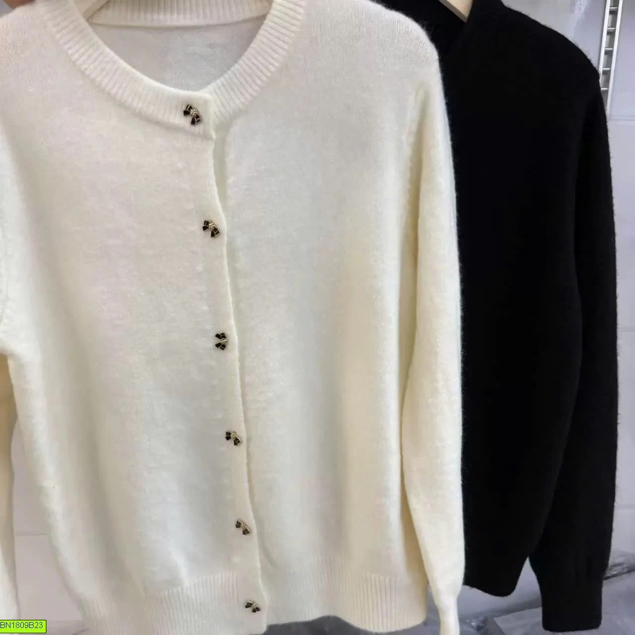 CARDIGAN ĐEN STYLE CÚC NƠ