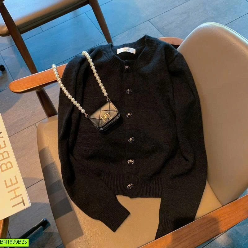 CARDIGAN ĐEN STYLE CÚC NƠ