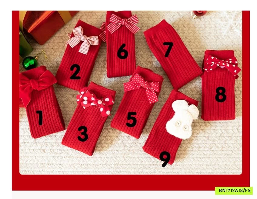 TẤT ĐỎ NGANG GỐI BÉ GÁI