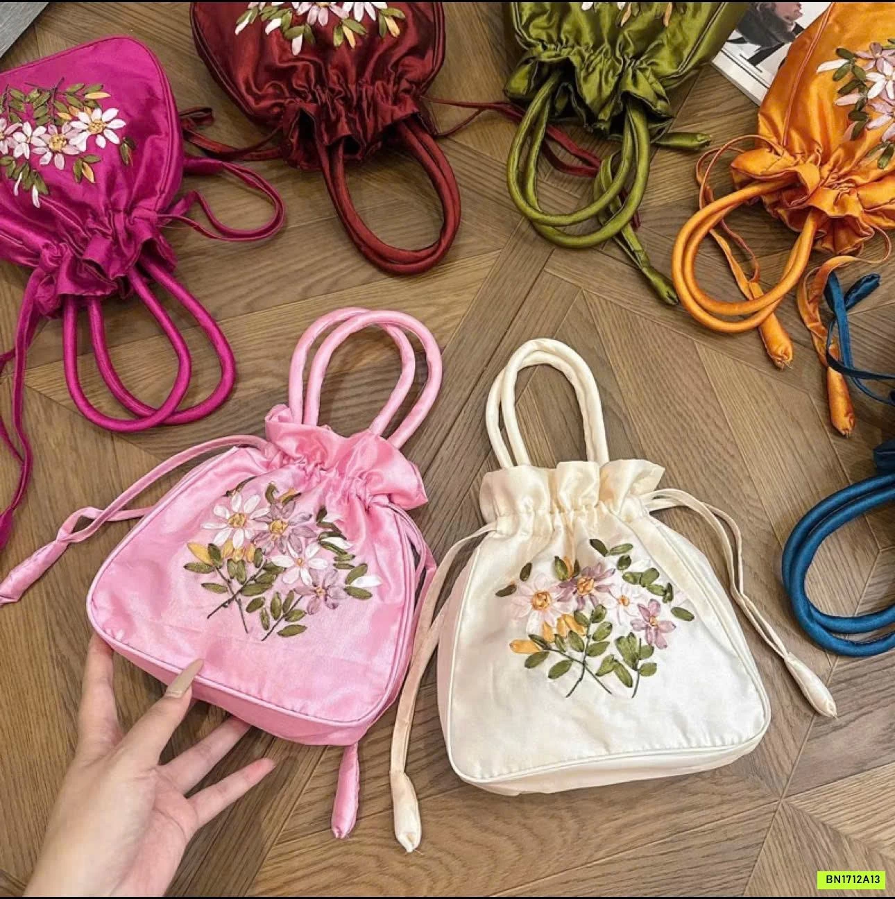 TÚI ĐỰNG LÌ XÌ THÊU HOA