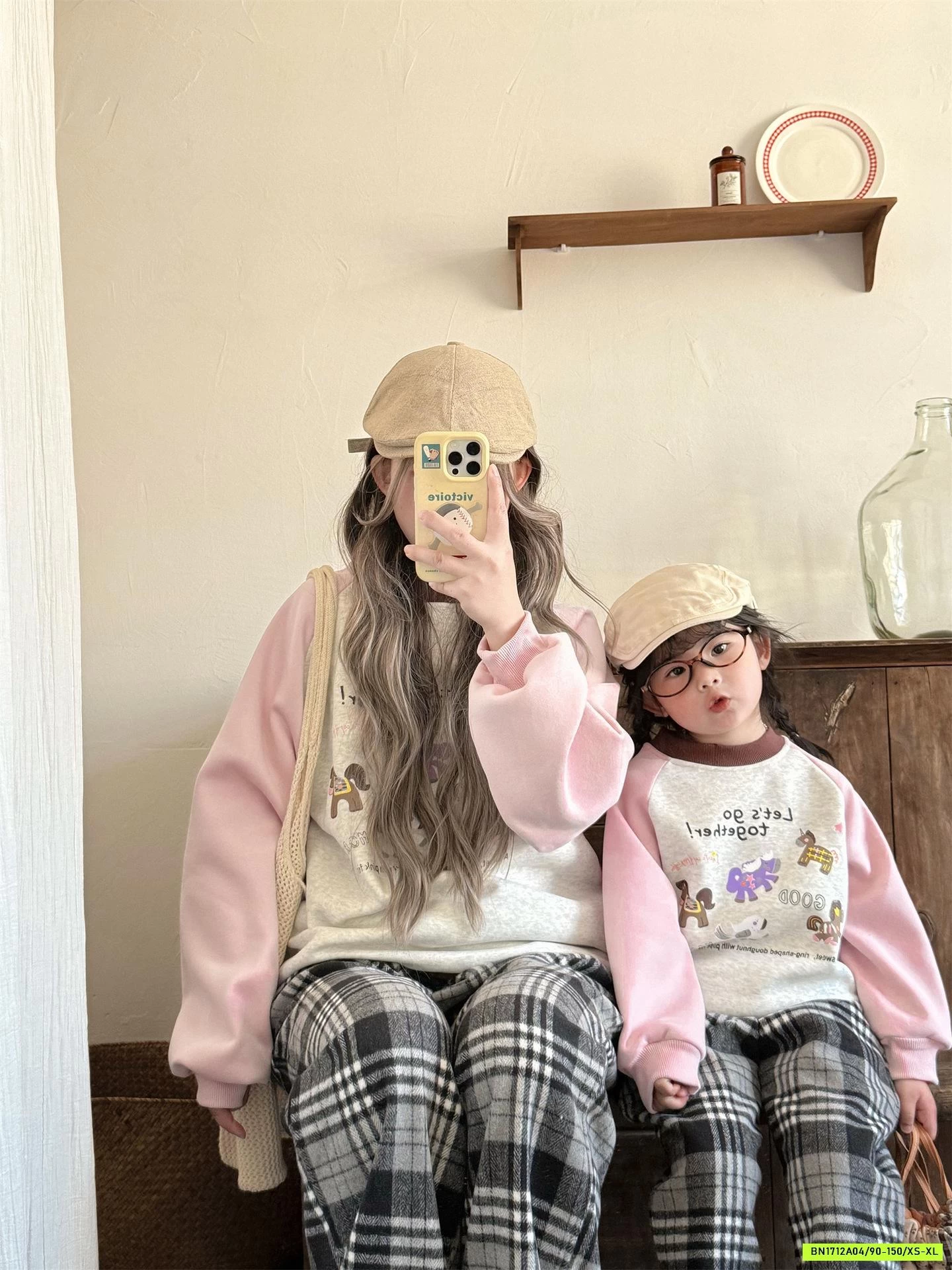 ÁO NỈ PHỐI MÀU TAY MẸ BÉ