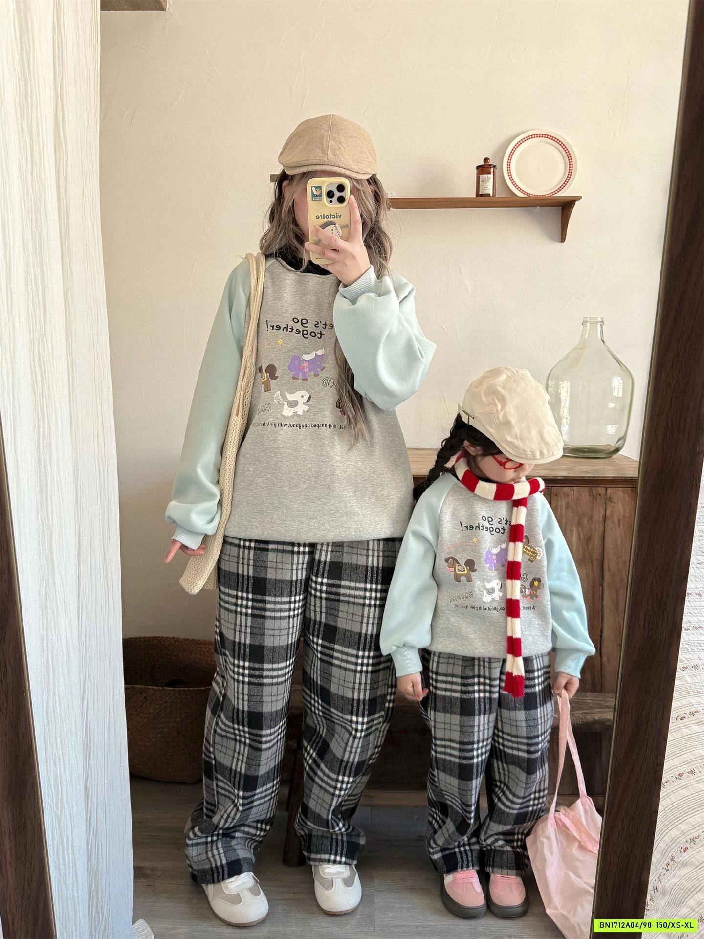 ÁO NỈ PHỐI MÀU TAY MẸ BÉ