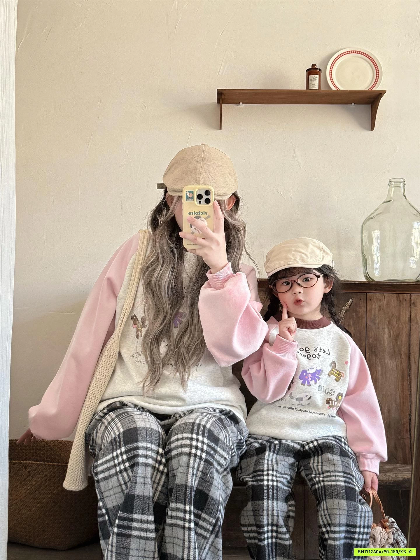 ÁO NỈ PHỐI MÀU TAY MẸ BÉ