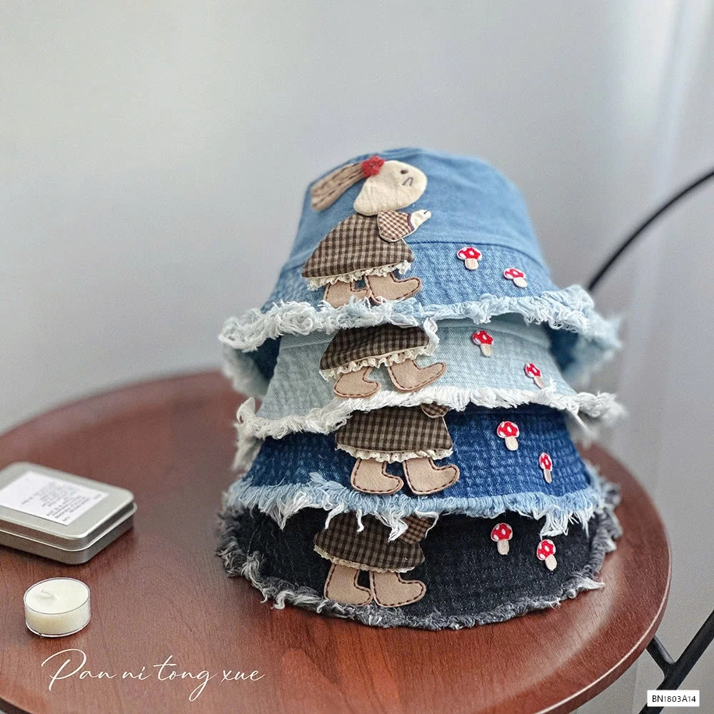 BUCKET JEANS GẮN THỎ