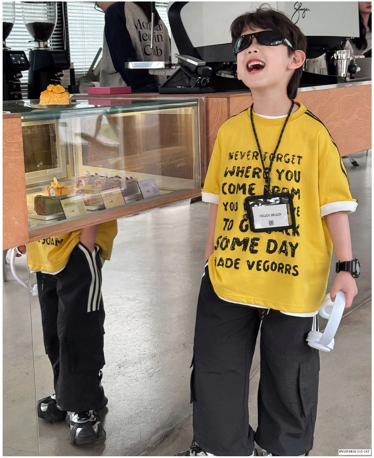 ÁO THUN VÀNG IN CHỮ CÁ TÍNH