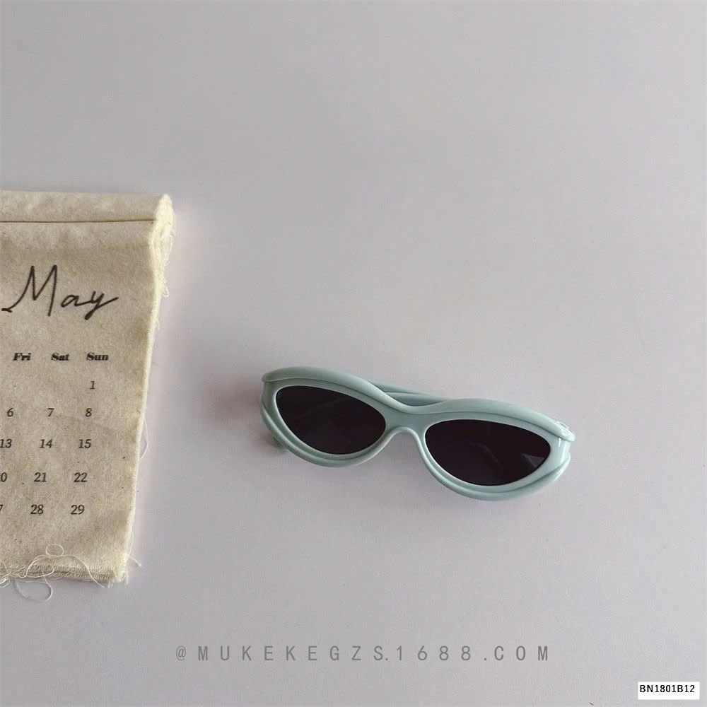 KÍNH DÂM THỜI TRANG GỌNG TO BÉ GÁI