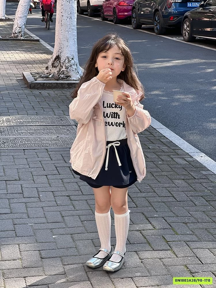 KHOÁC GIÓ TENCEL GẮN NƠ BÁNH BÈO 25B023 AMBB