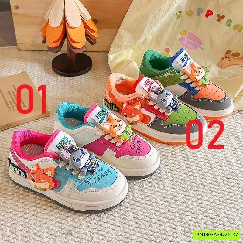 GIÀY THỂ THAO GẮN STICKER ZOOTOPIA