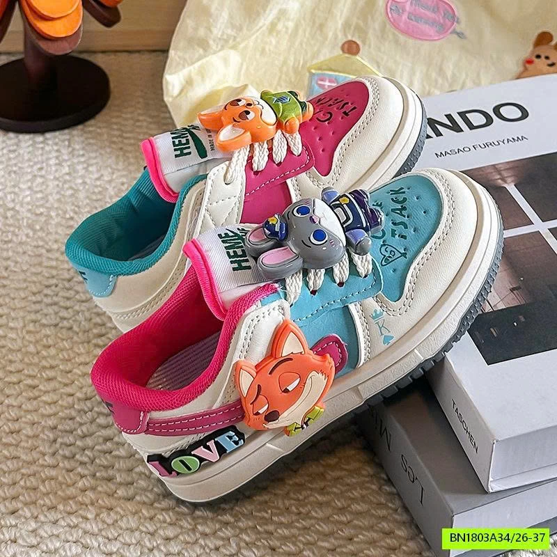 GIÀY THỂ THAO GẮN STICKER ZOOTOPIA