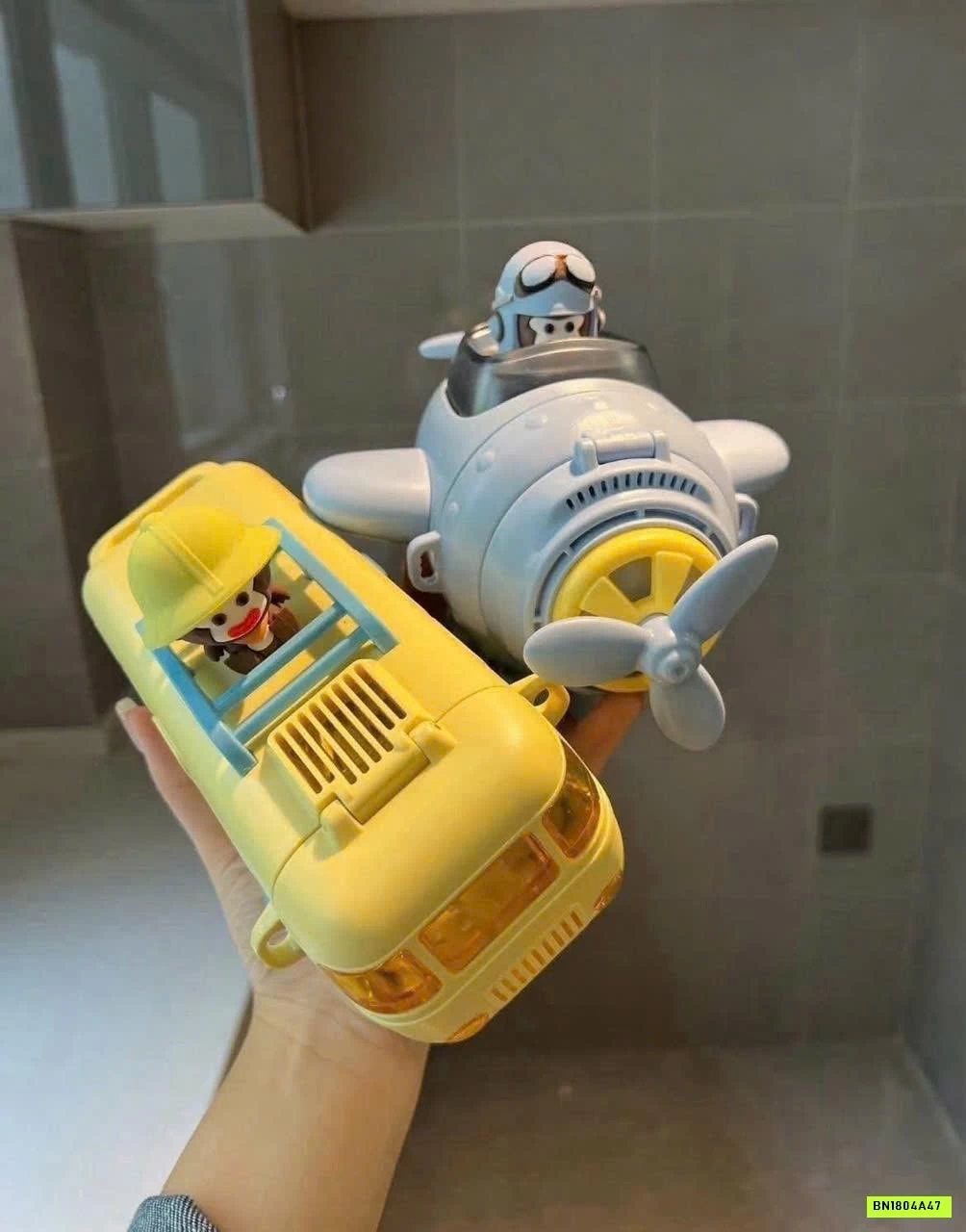 BÌNH NƯỚC MÁY BAY OTO CHO BÉ