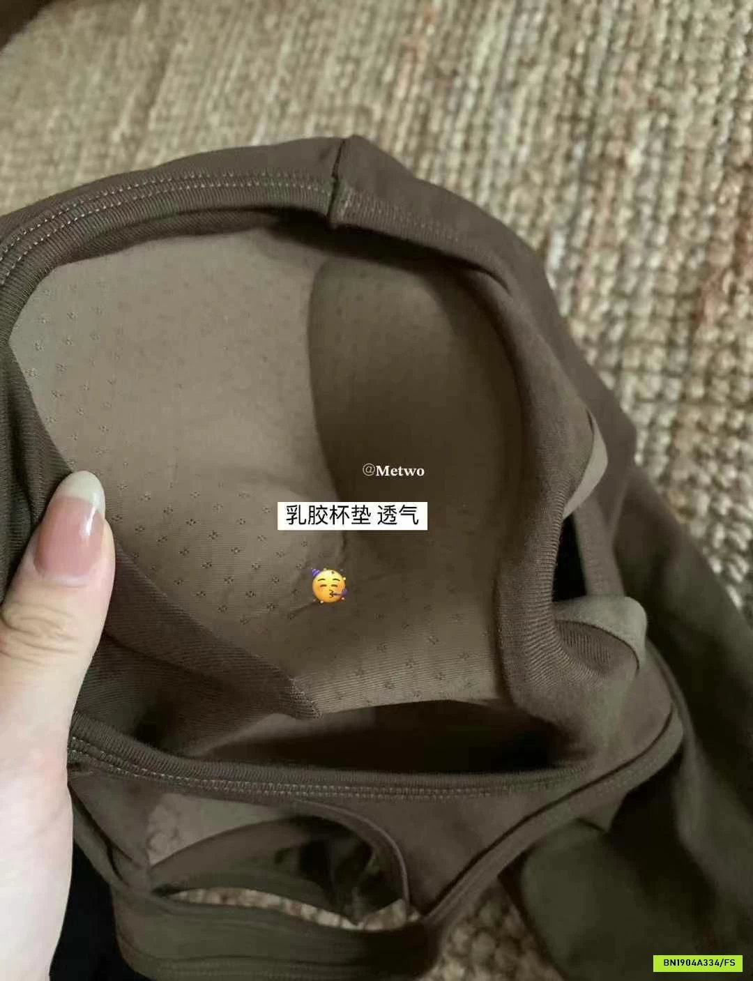 ÁO 3 LỖ CỔ YẾM METWO