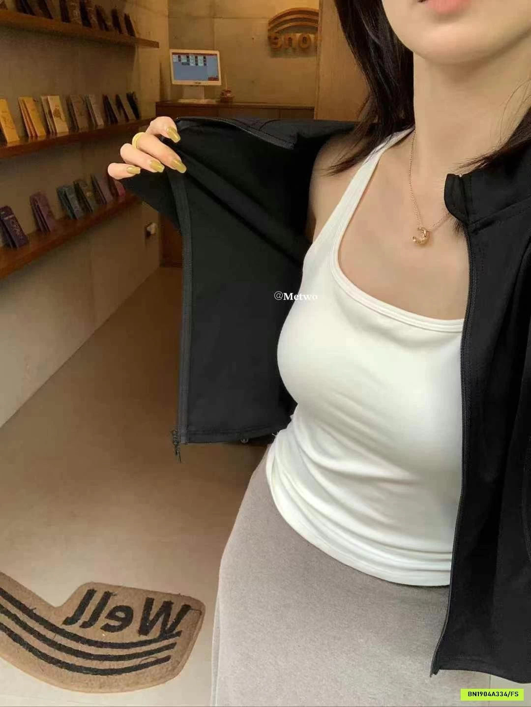 ÁO 3 LỖ CỔ YẾM METWO