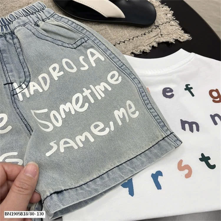 QUẦN JEAN IN CHỮ TRẮNG