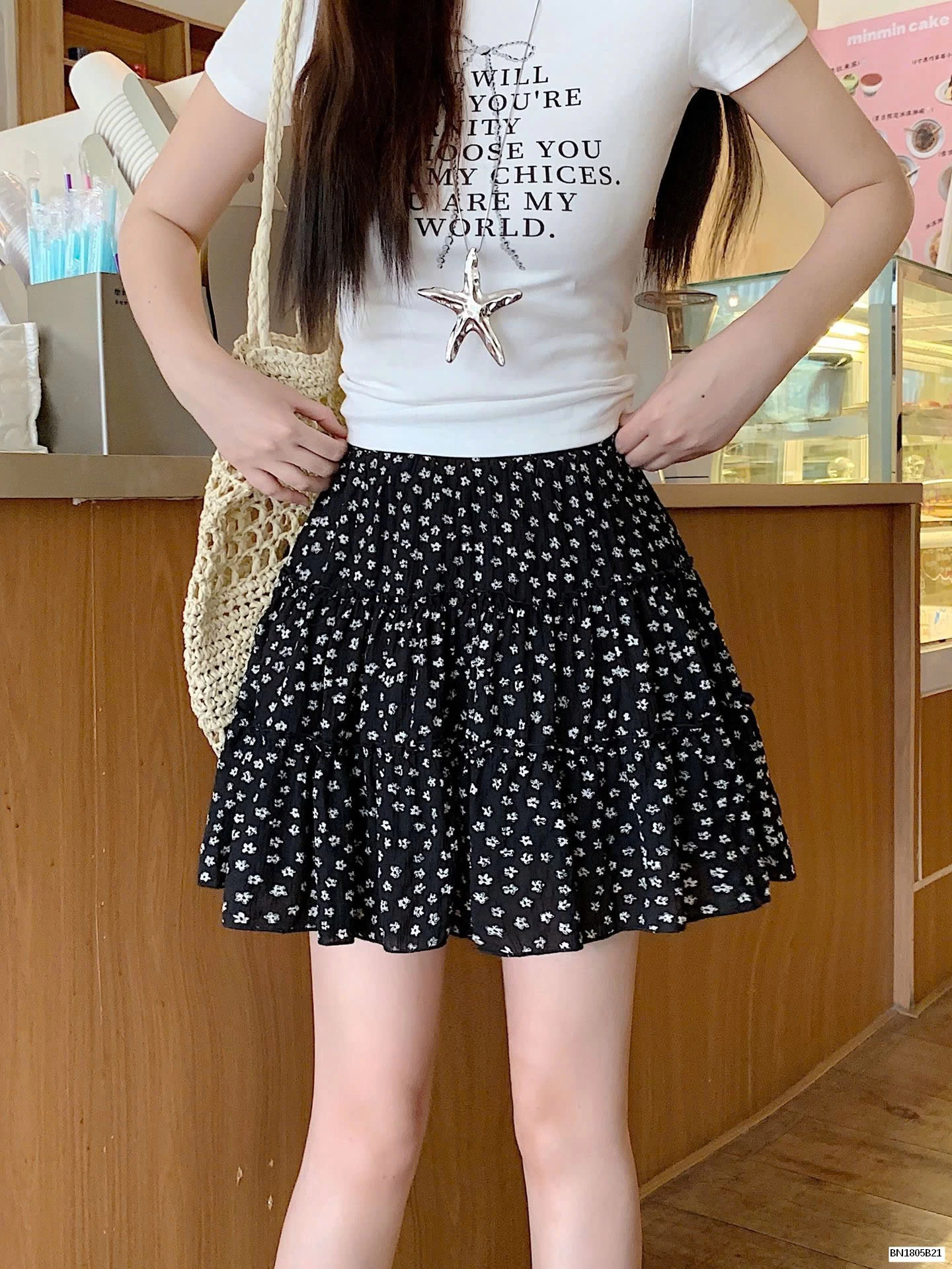 CHÂN VÁY XÒE HOA NHÍ