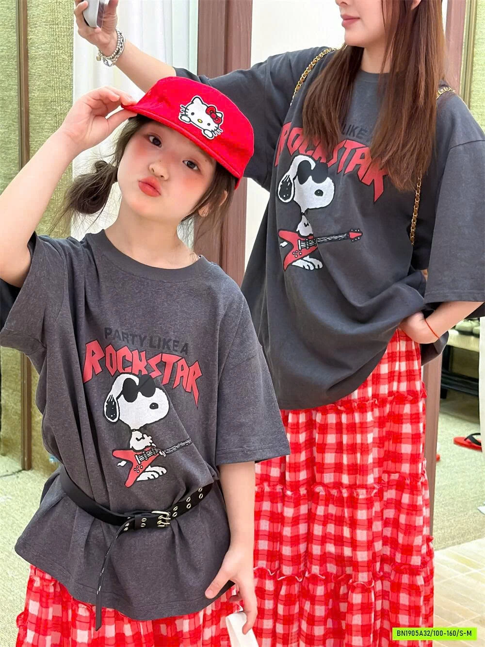 ÁO THUN XÁM SNOOPY MẸ BÉ