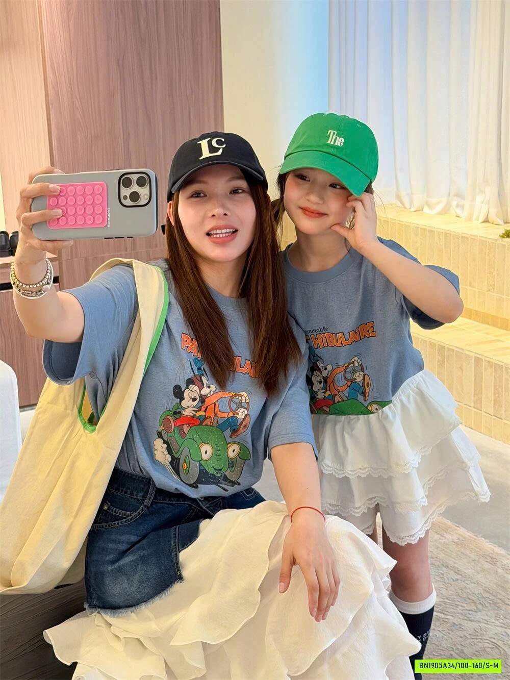ÁO THUN XANH MICKEY MẸ BÉ