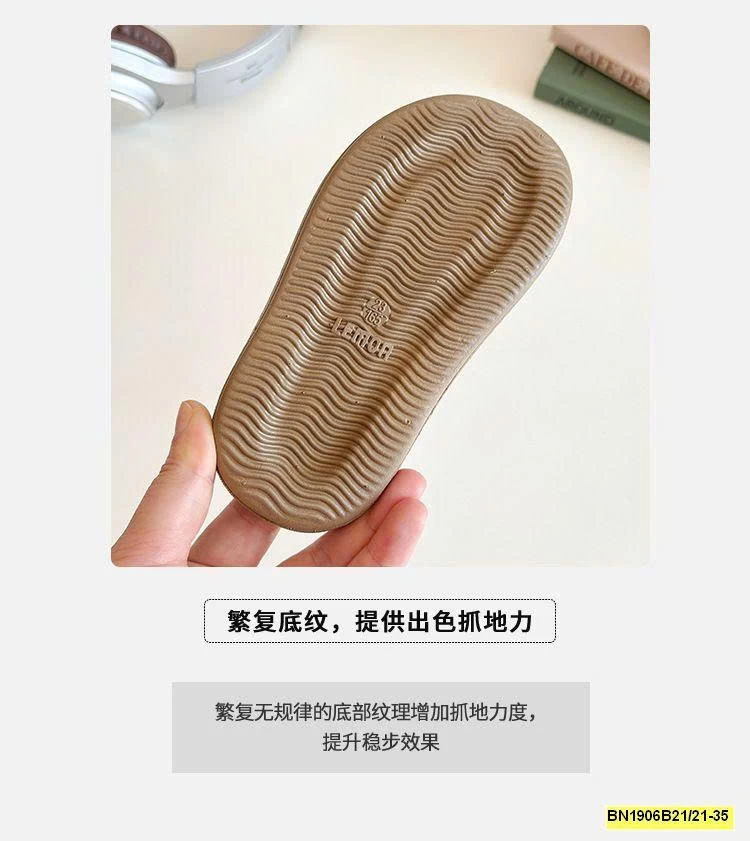 DÉP LÊ QUAI NGỌC TRAI