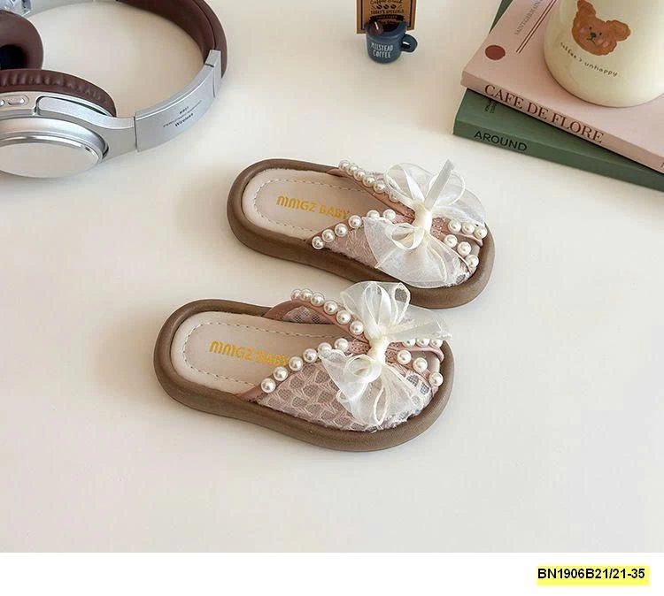 DÉP LÊ QUAI NGỌC TRAI